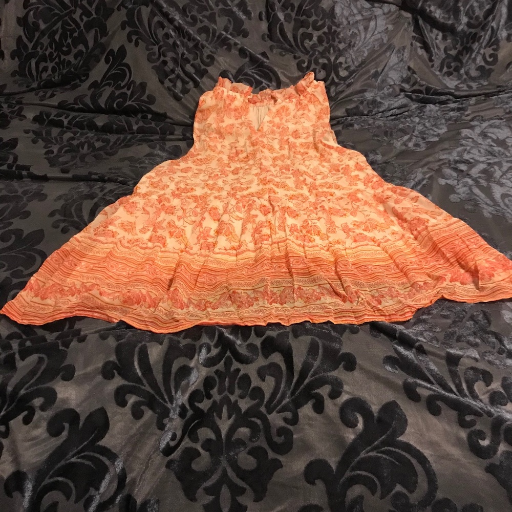 Short sleeve orange and cream short sleeve pullover blouse